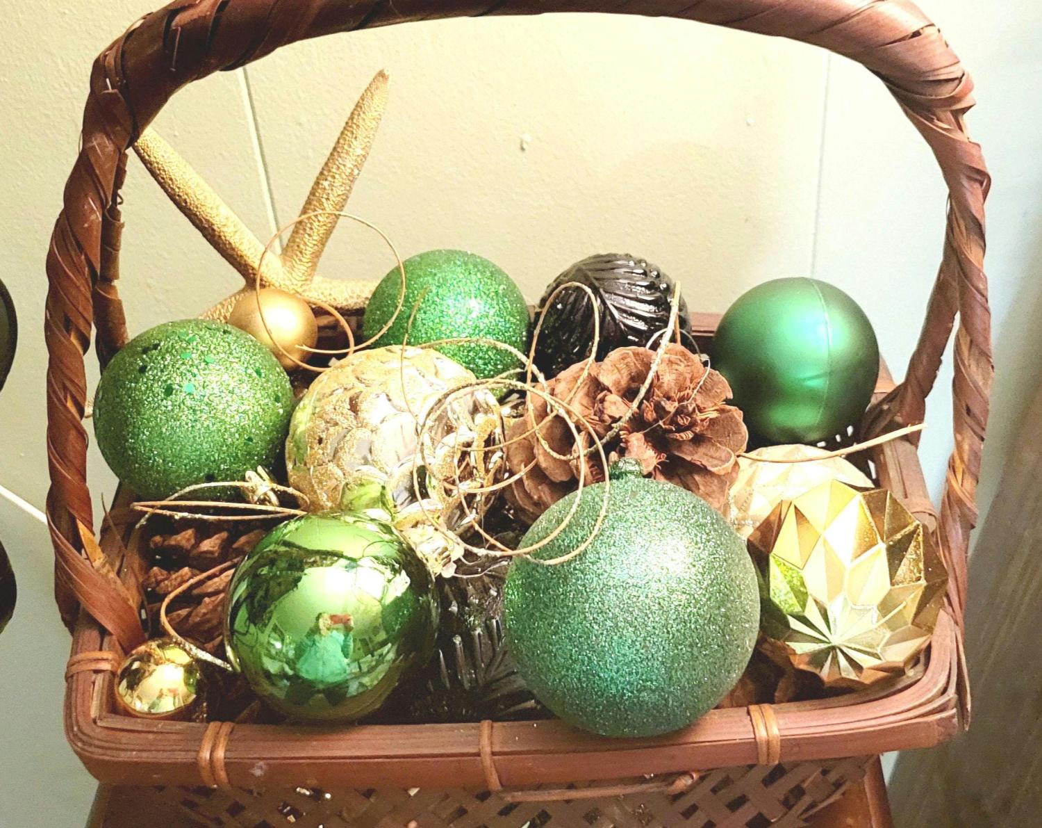 ST Patrick's Day basket table decor