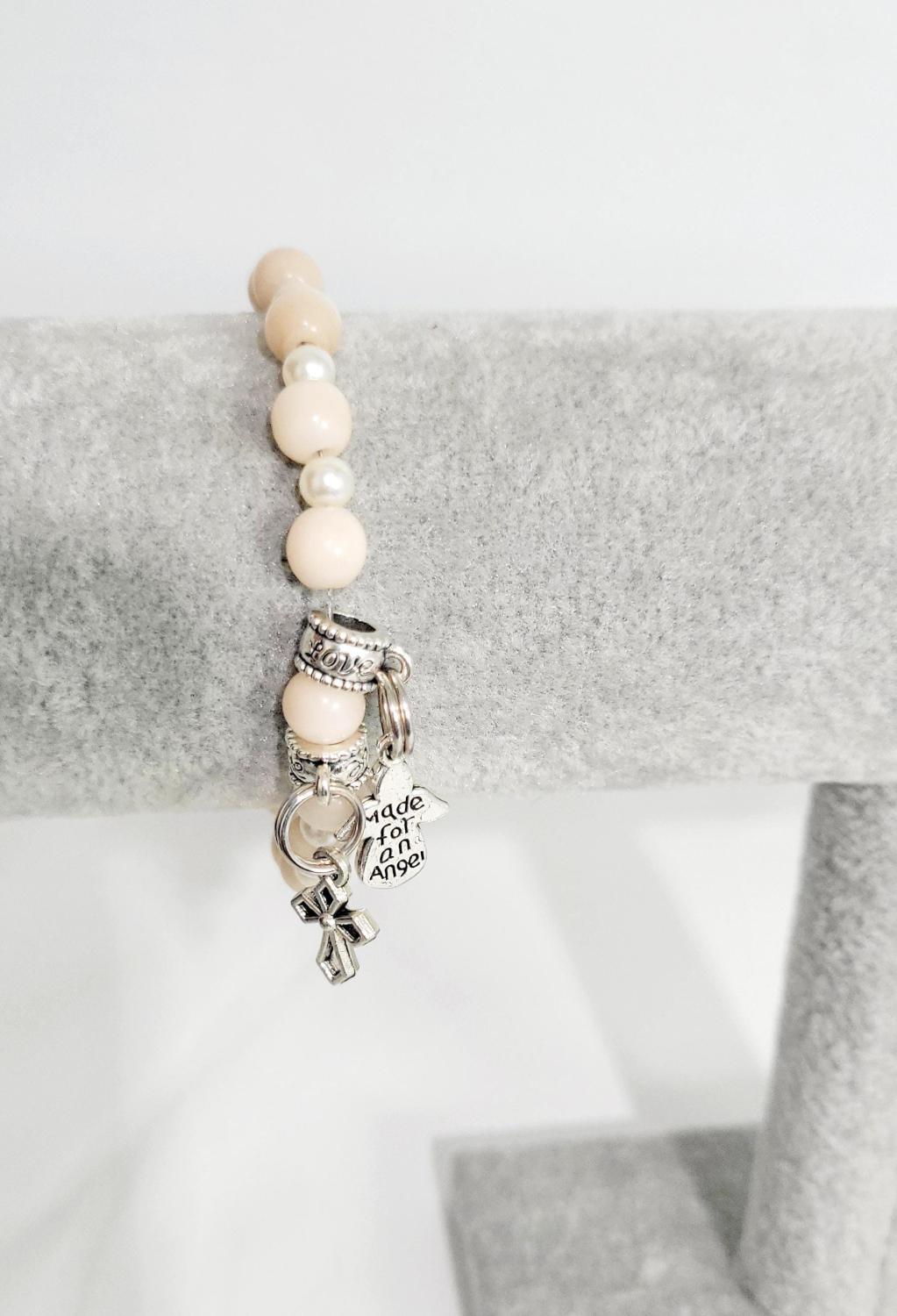 Angel themed glass beaded bracelet